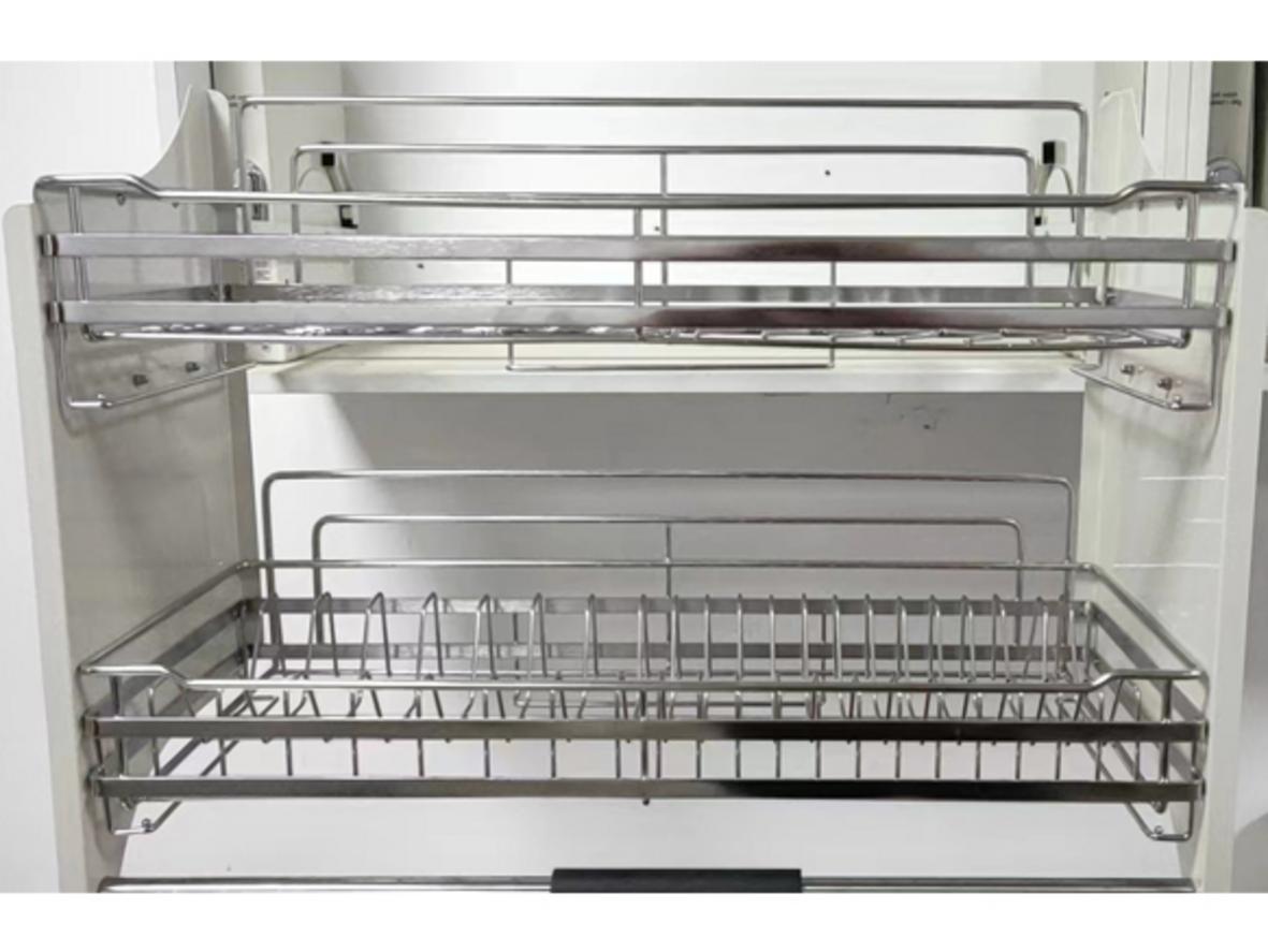Giá bát đĩa nâng hạ Faster EB700SDN giúp lấy cất bát đĩa nhẹ hơn và tối ưu tủ bếp trên.