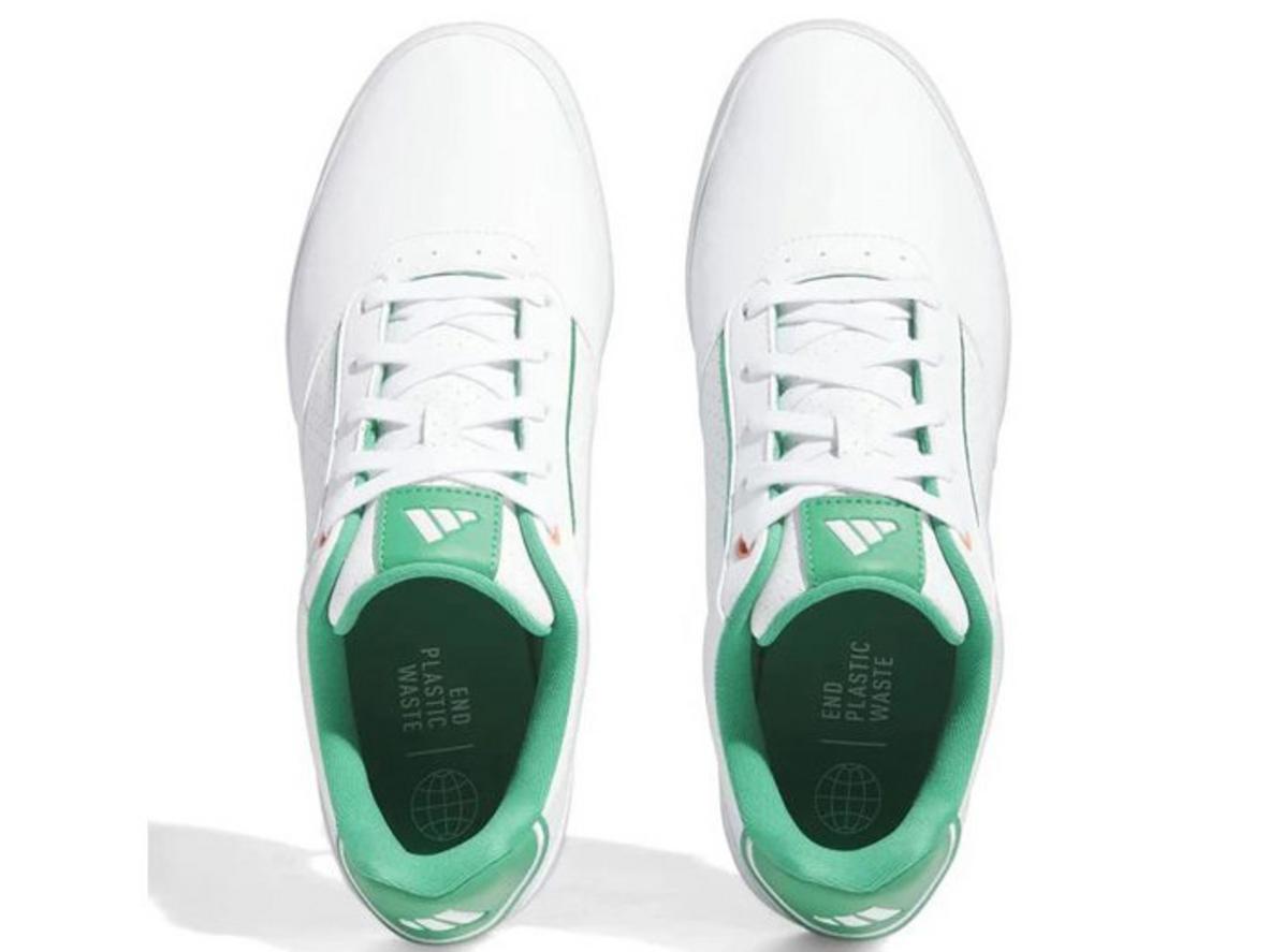 Đế spikeless giúp Adidas Retrocross GV6912 bám sân tốt và vẫn đi êm hằng ngày.