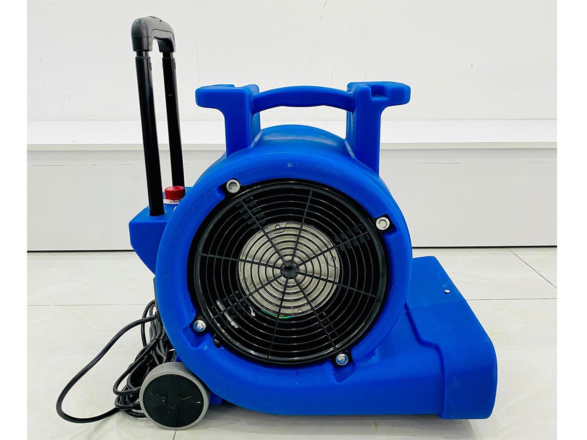 Công suất 1000W giúp HC535A đẩy nhanh quá trình làm khô bề mặt.