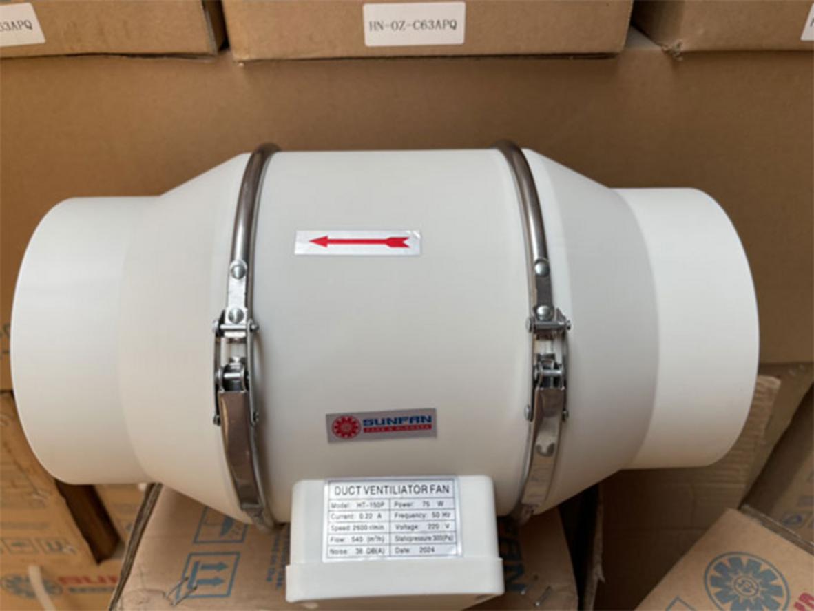 Hút mùi và đẩy khí nóng qua ống phi 150 mm
