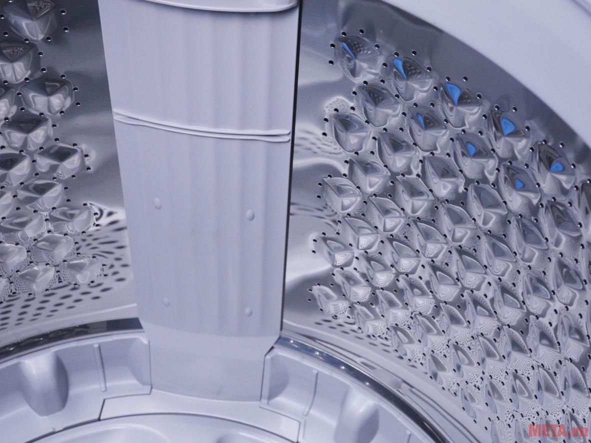 I-Clean hỗ trợ vệ sinh lồng giặt và giảm mùi hôi.