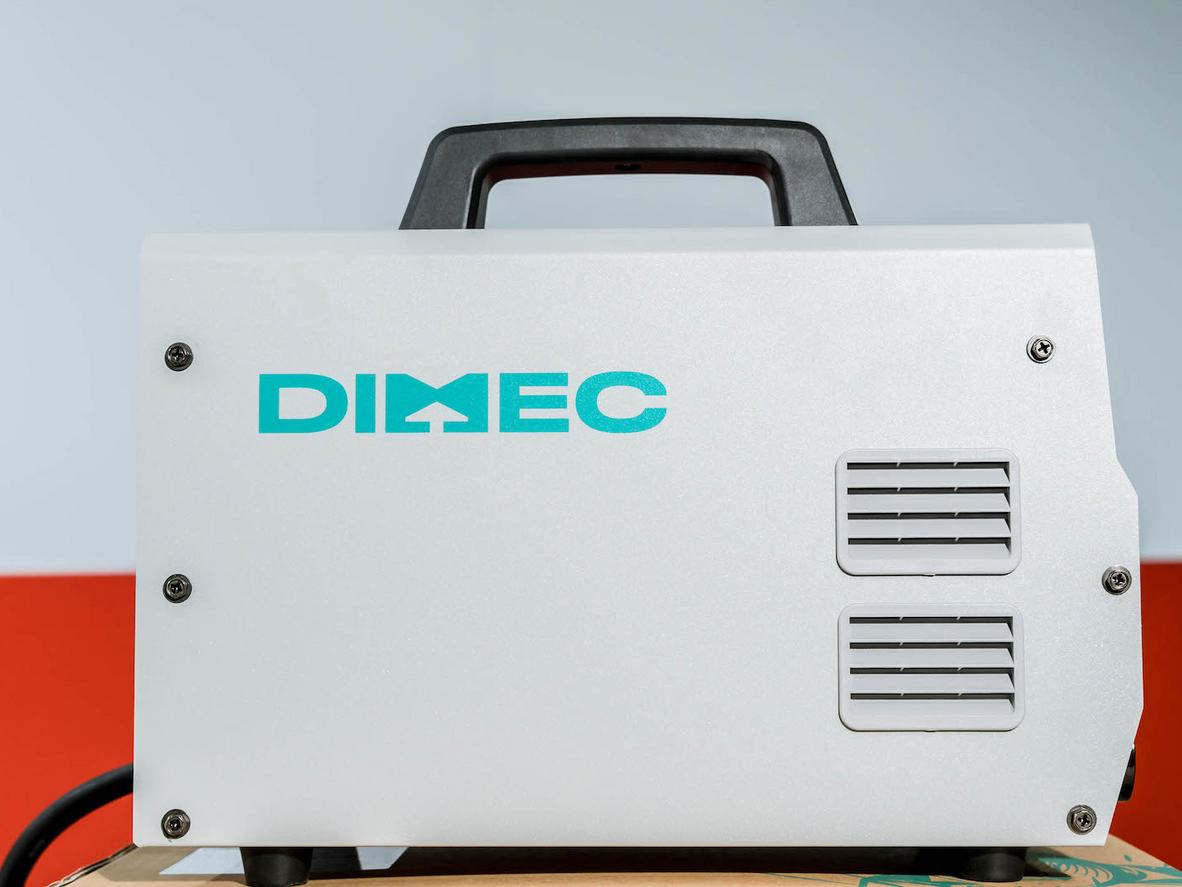Công nghệ IGBT giúp máy chạy ổn định và tiết kiệm điện hơn.