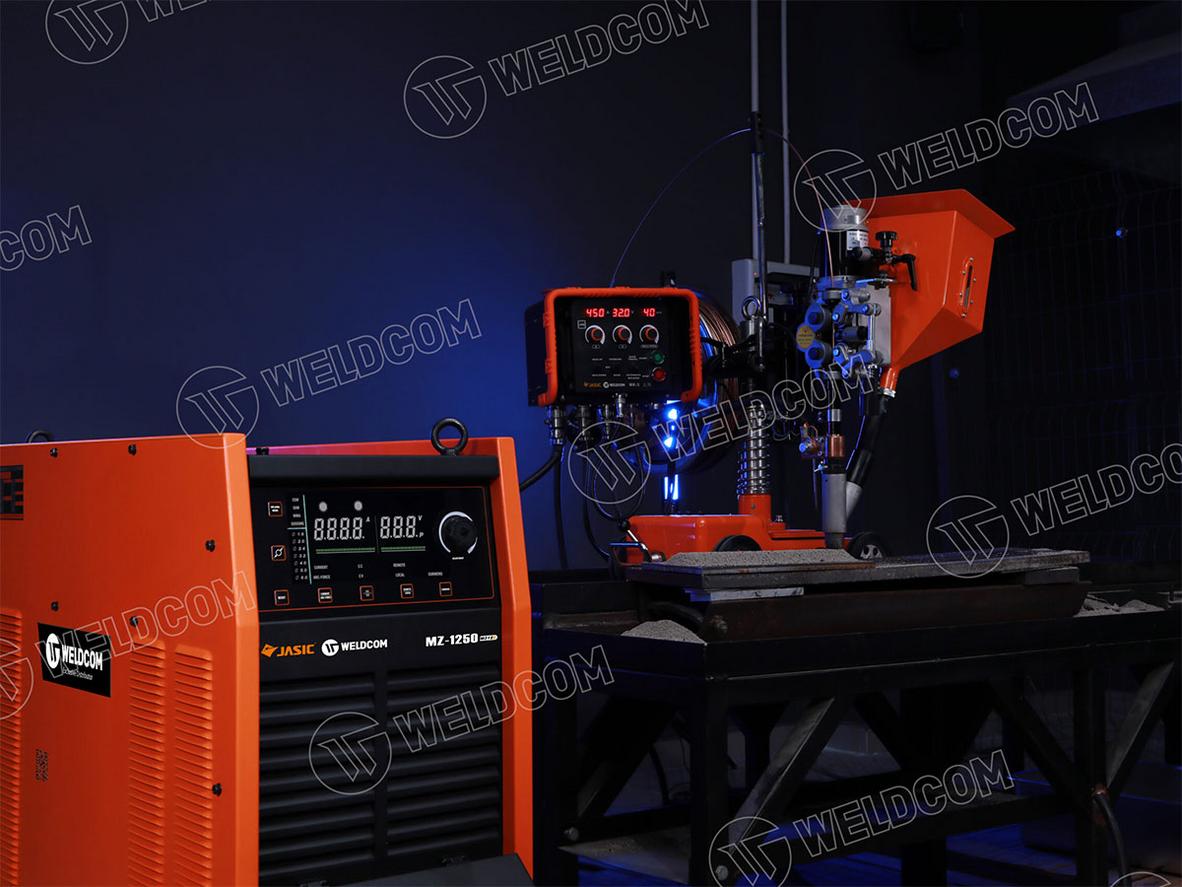 Công nghệ IGBT và hiệu suất cao giúp máy vận hành ổn định, tiết kiệm điện hơn