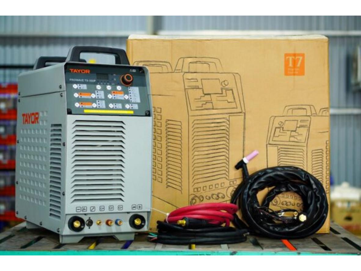 Công nghệ IGBT và dòng 350A giúp máy vận hành ổn định trong xưởng.