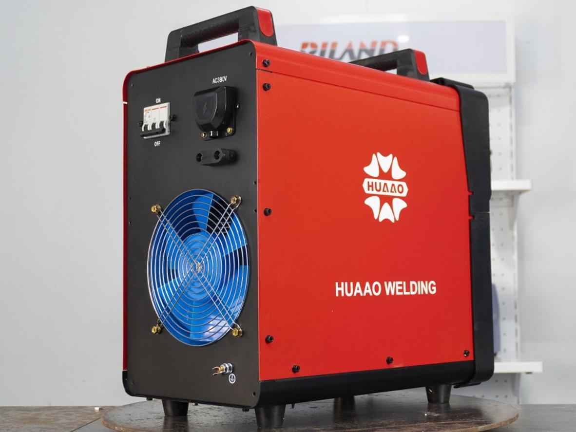 IGBT khối hỗ trợ hồ quang ổn định và giảm dính que khi hàn.