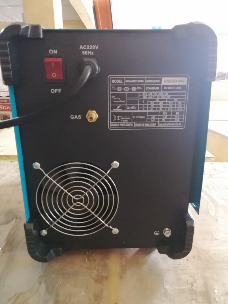Công nghệ IGBT giúp máy vận hành ổn định và tiết kiệm điện.