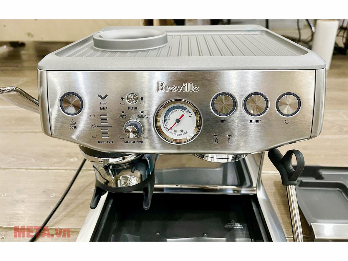 Impress Puck System giúp định lượng và nén cà phê ổn định hơn.