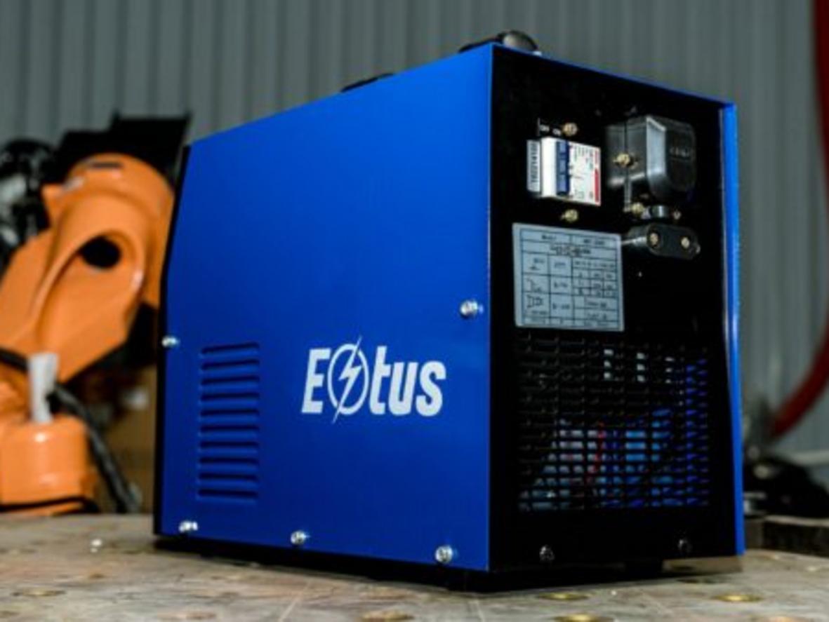 Công nghệ Inverter giúp máy hàn vận hành ổn định và tiết kiệm điện hơn.
