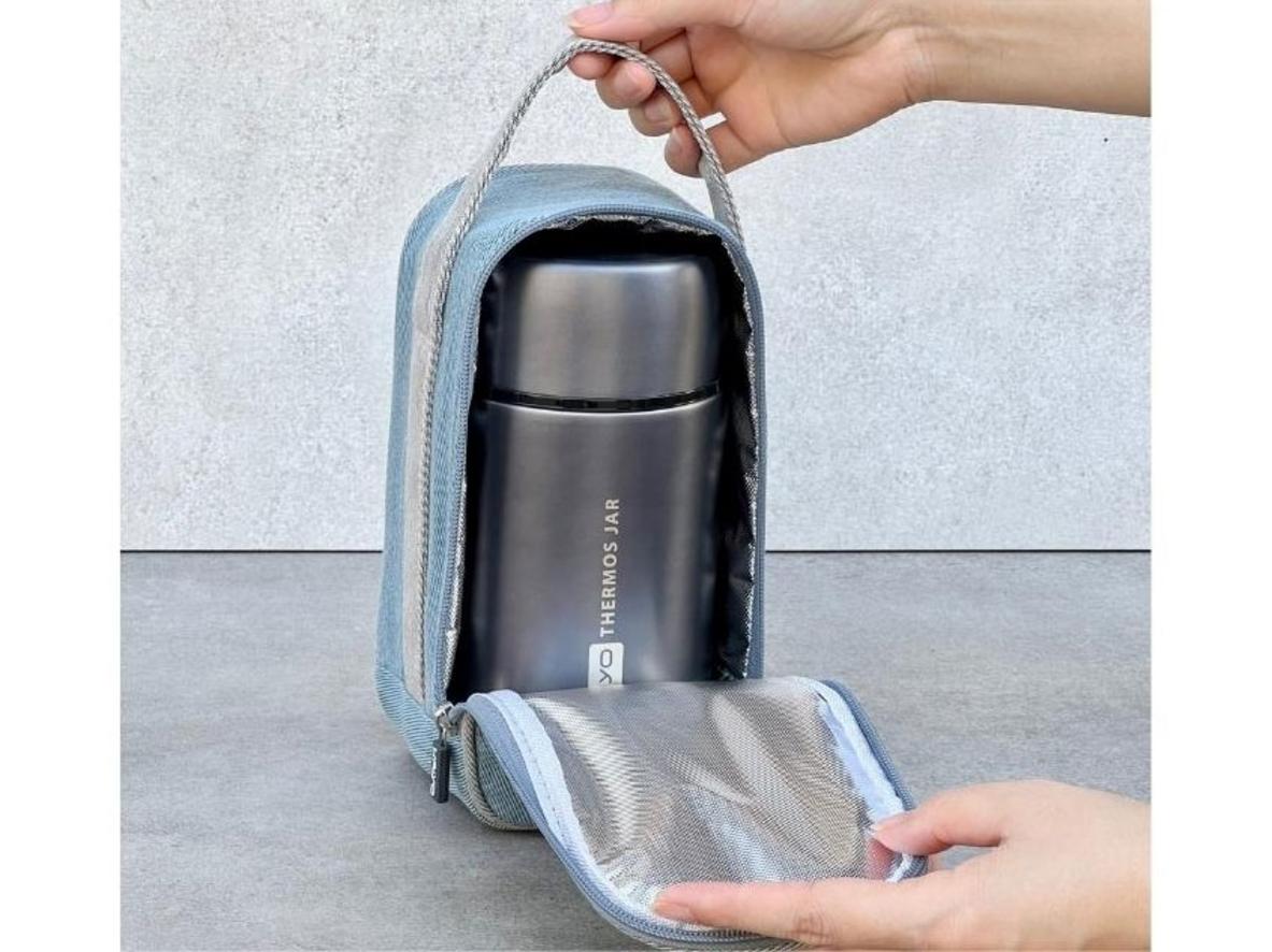 Dung tích 1 lít đáp ứng tốt bữa ăn cho bé hoặc người dùng cả ngày.