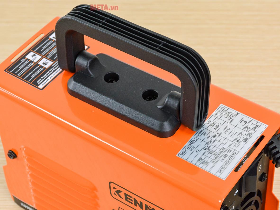 IGBT giúp máy tiết kiệm điện và hỗ trợ mồi hồ quang ổn định.