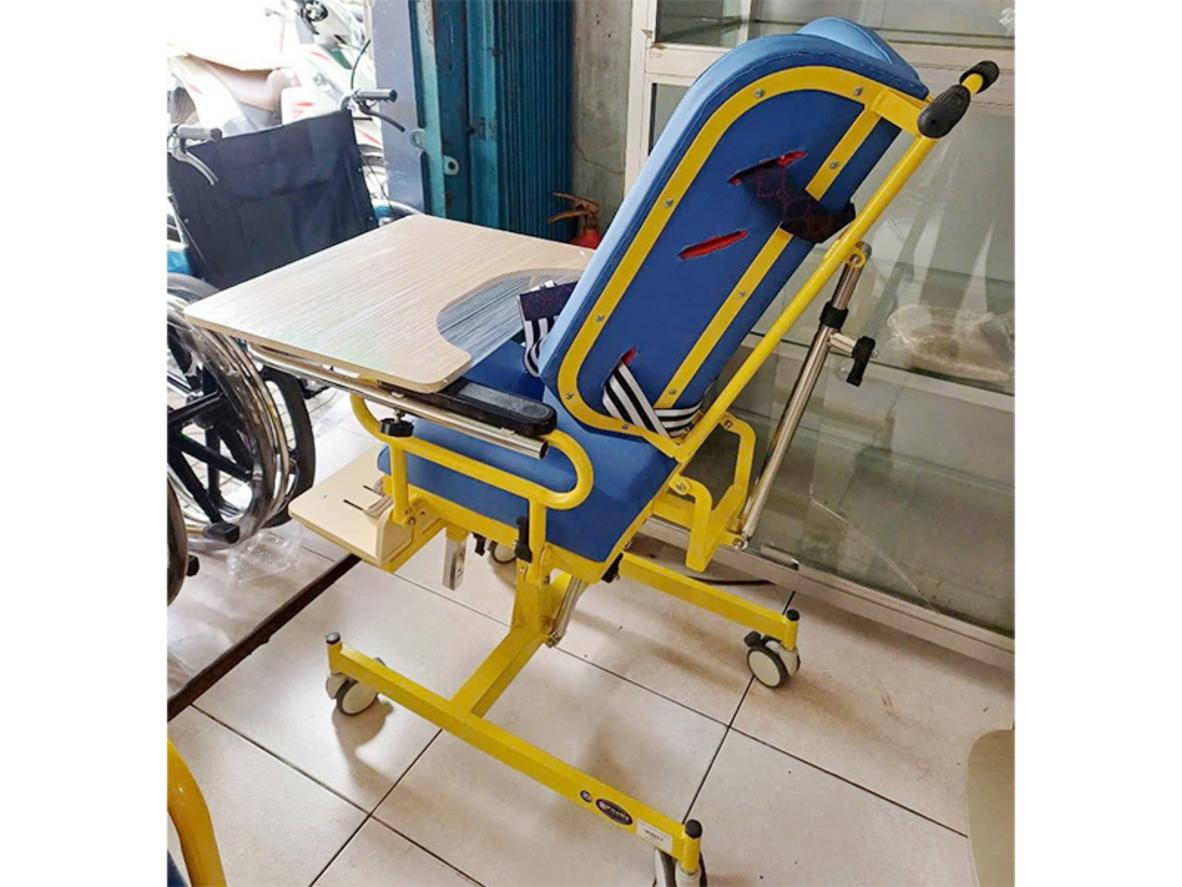 Khung sắt sơn tĩnh điện bền chắc, hỗ trợ sử dụng lâu dài.