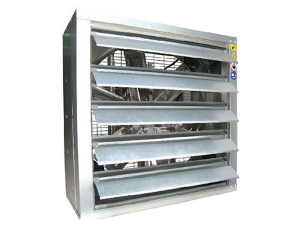Công suất 370W và lưu lượng 28.000 m3/giờ giúp Komasu V900-S hạ nhiệt nhanh cho xưởng lớn.