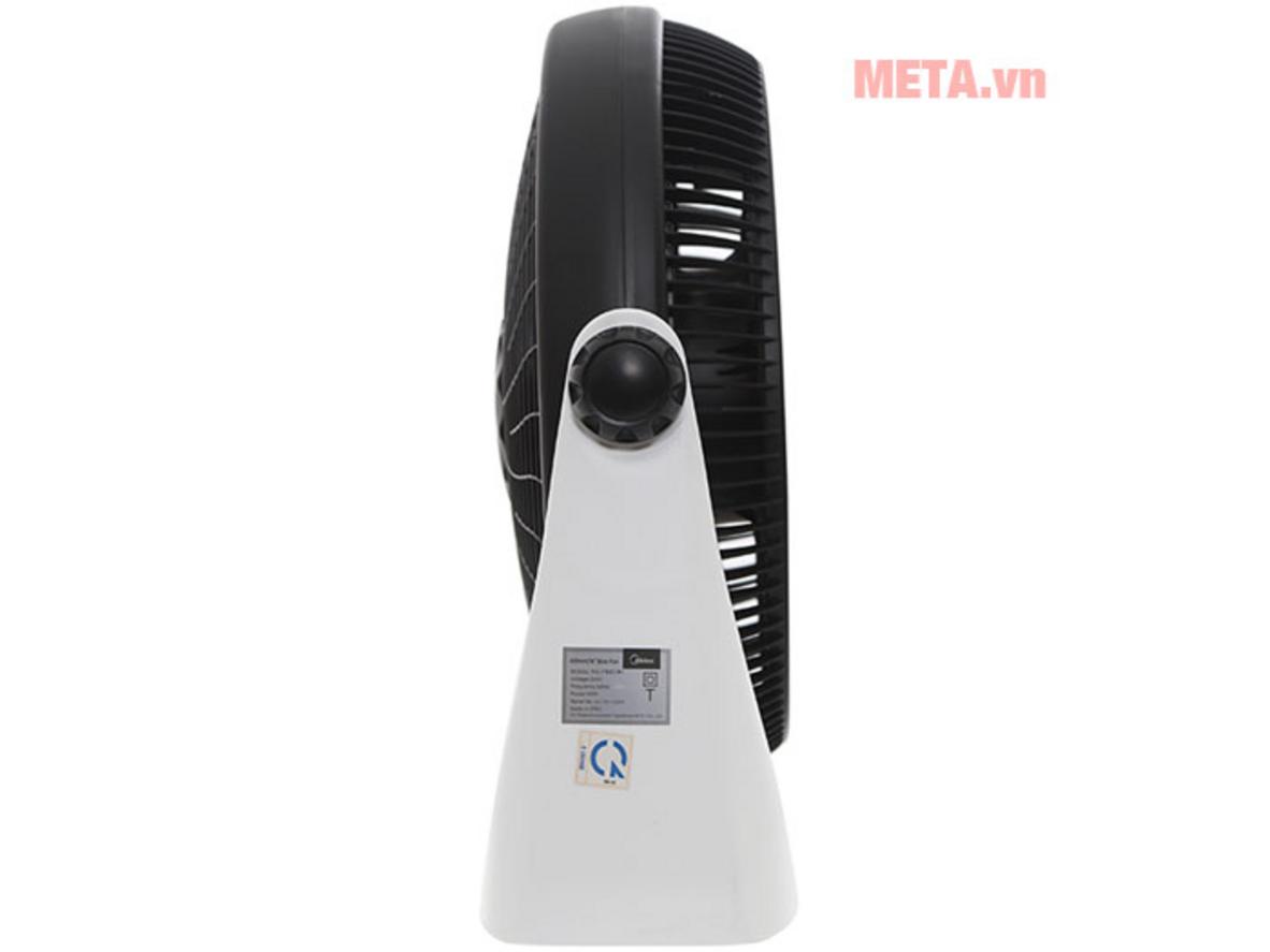 Công suất 55W và sải cánh 40cm giúp quạt mát nhanh, dễ chịu.