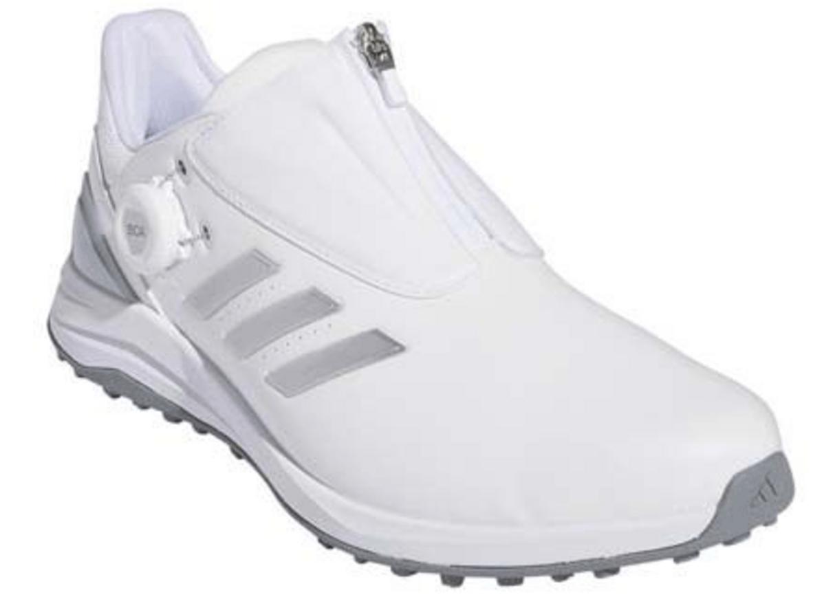 Lightstrike mang lại độ êm, còn upper sợi tổng hợp giúp dễ vệ sinh và chống thấm tốt hơn.