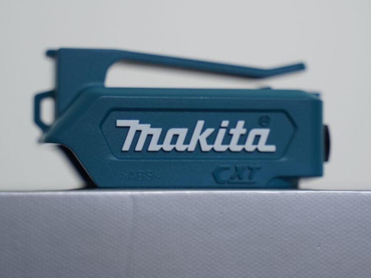 ADP06 dùng với pin trượt Makita 12V Max CXT.