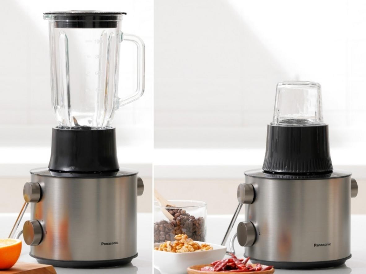Ống tiếp nguyên liệu 75mm giúp nạp trái cây nhanh và tiện hơn.