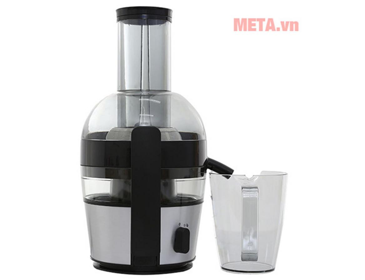 Công suất mạnh và ống tiếp nguyên liệu rộng 75mm giúp ép nhanh hơn.
