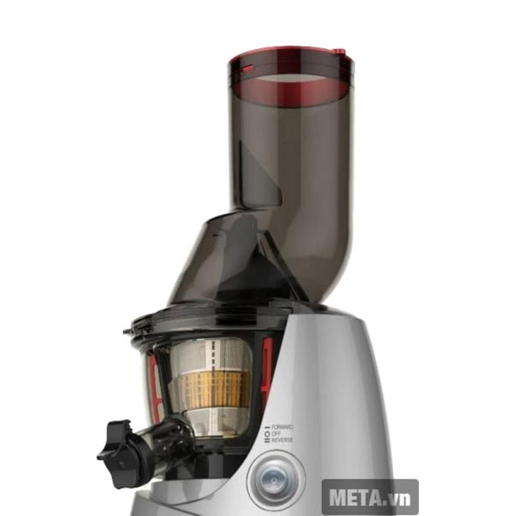 Ống tiếp nguyên liệu 7,5cm giúp ép nguyên trái tiện hơn.
