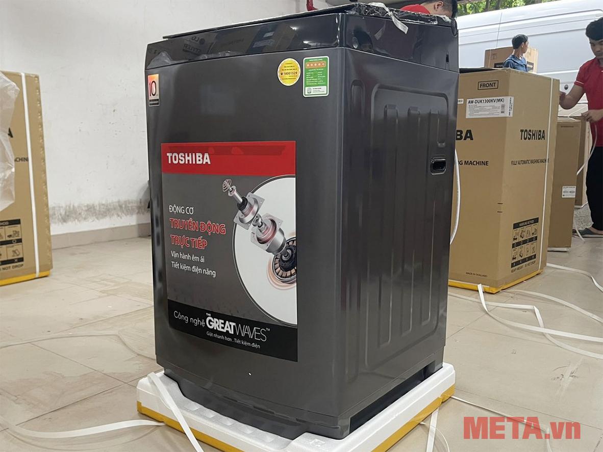 Lồng giặt 12 kg phù hợp chăn mền và đồ khối lượng lớn.