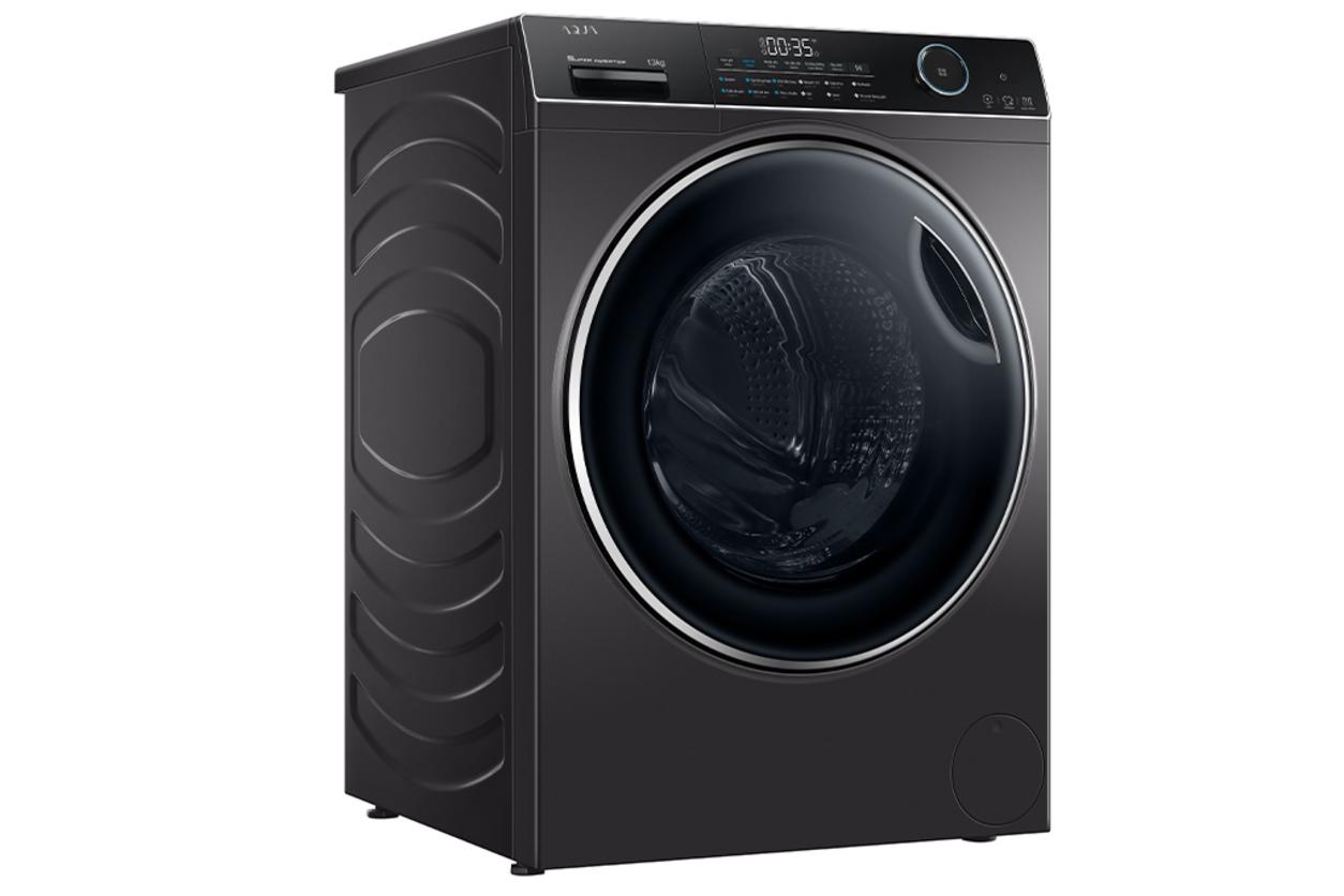 Khối lượng giặt 13kg giúp xử lý nhiều quần áo hơn trong một lần.
