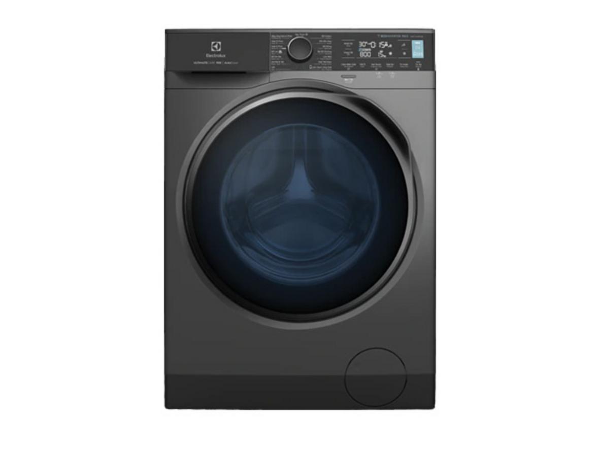 Electrolux UltimateCare 900 EWF1141R9SB mang lại cảm giác cao cấp, gọn gàng và tiện lợi cho gia đình đông người.