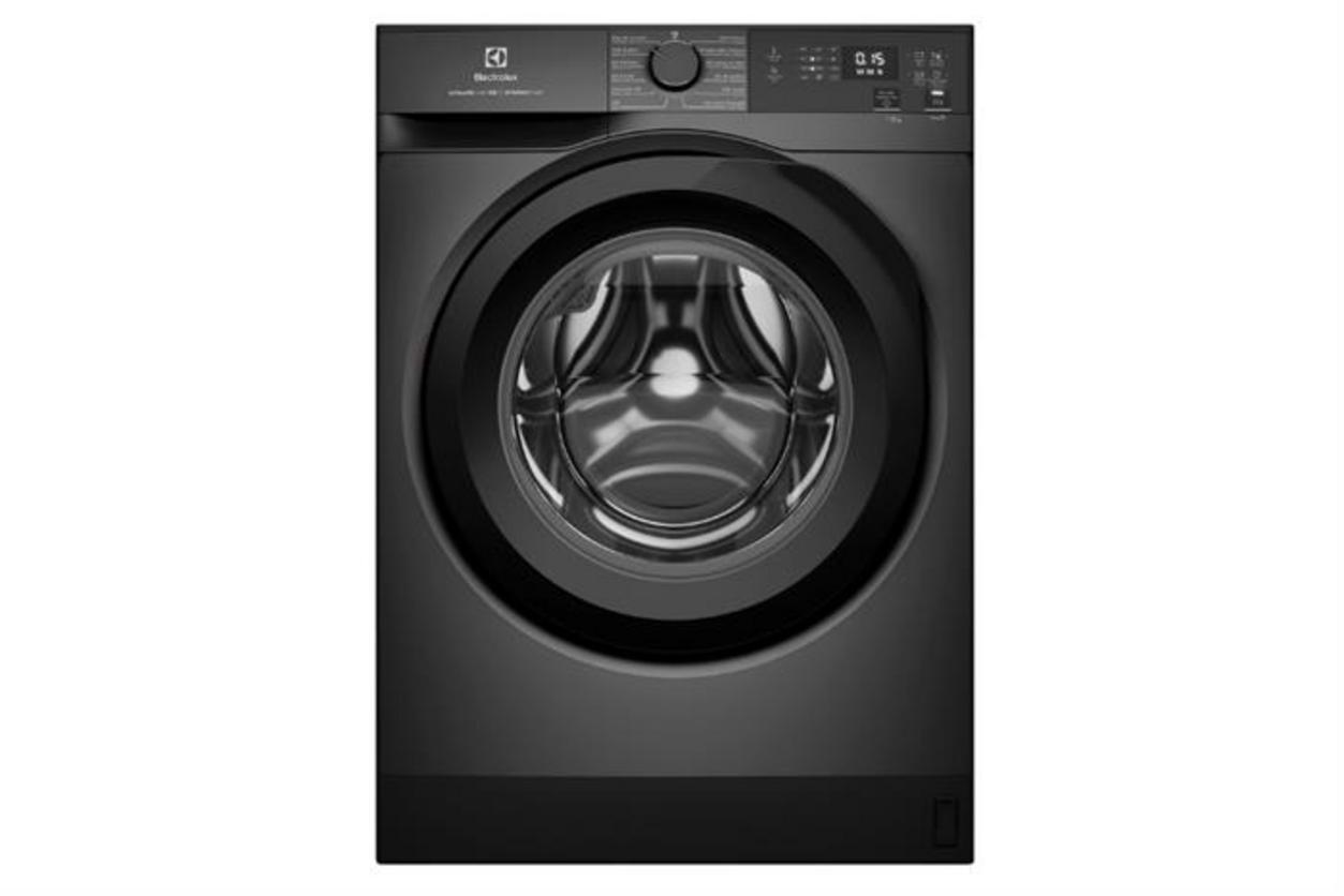 Máy giặt Electrolux UltimateCare 300 EWF1024D3SC phù hợp gia đình đông người cần giặt sạch và tiết kiệm điện.