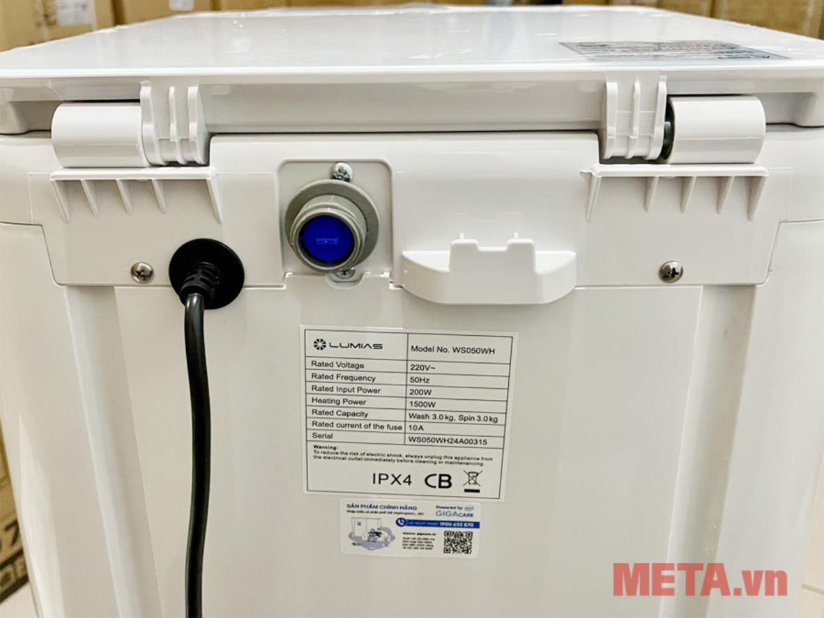 Bảng điều khiển cảm ứng và nắp kính giúp Lumias WS050WH dễ thao tác hơn.
