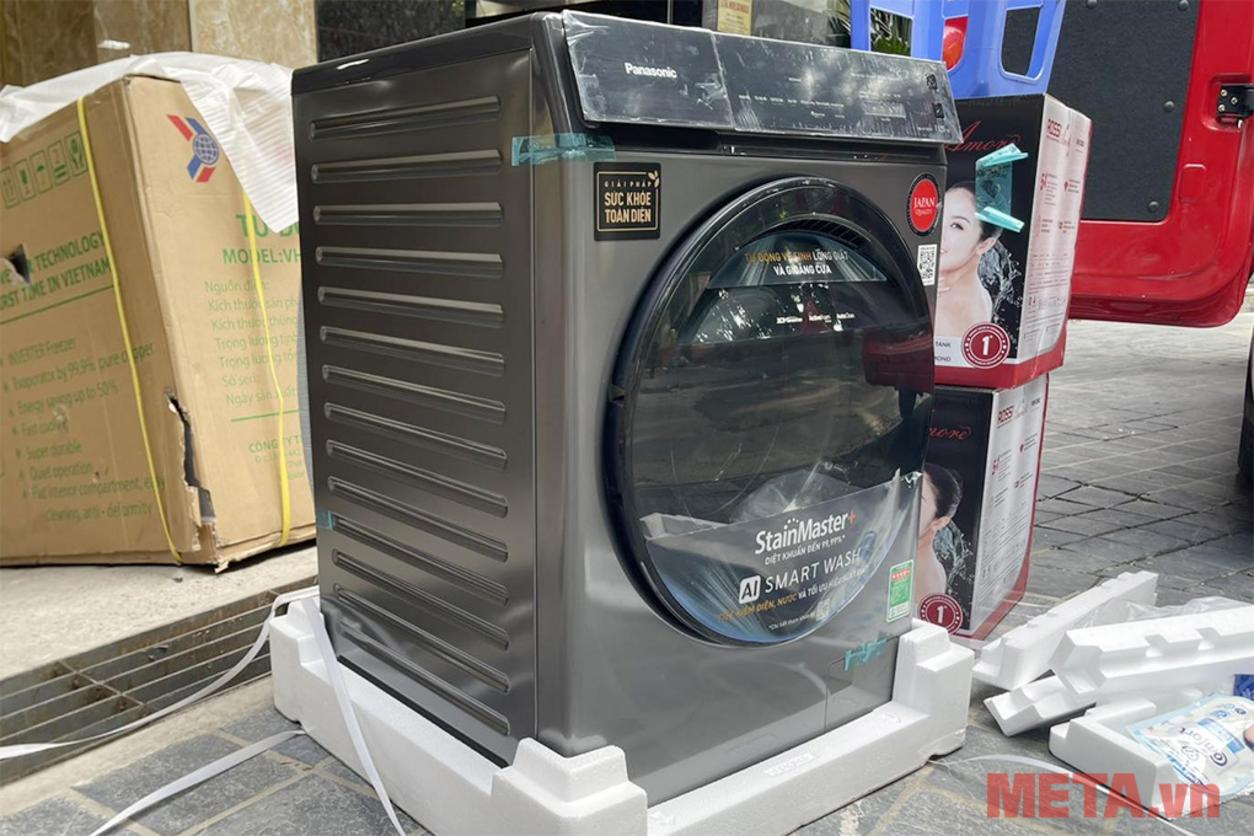 Máy giặt Panasonic Inverter 11.5kg NA-V115FA1LV thiết kế cửa trước hiện đại, phù hợp gia đình đông người.