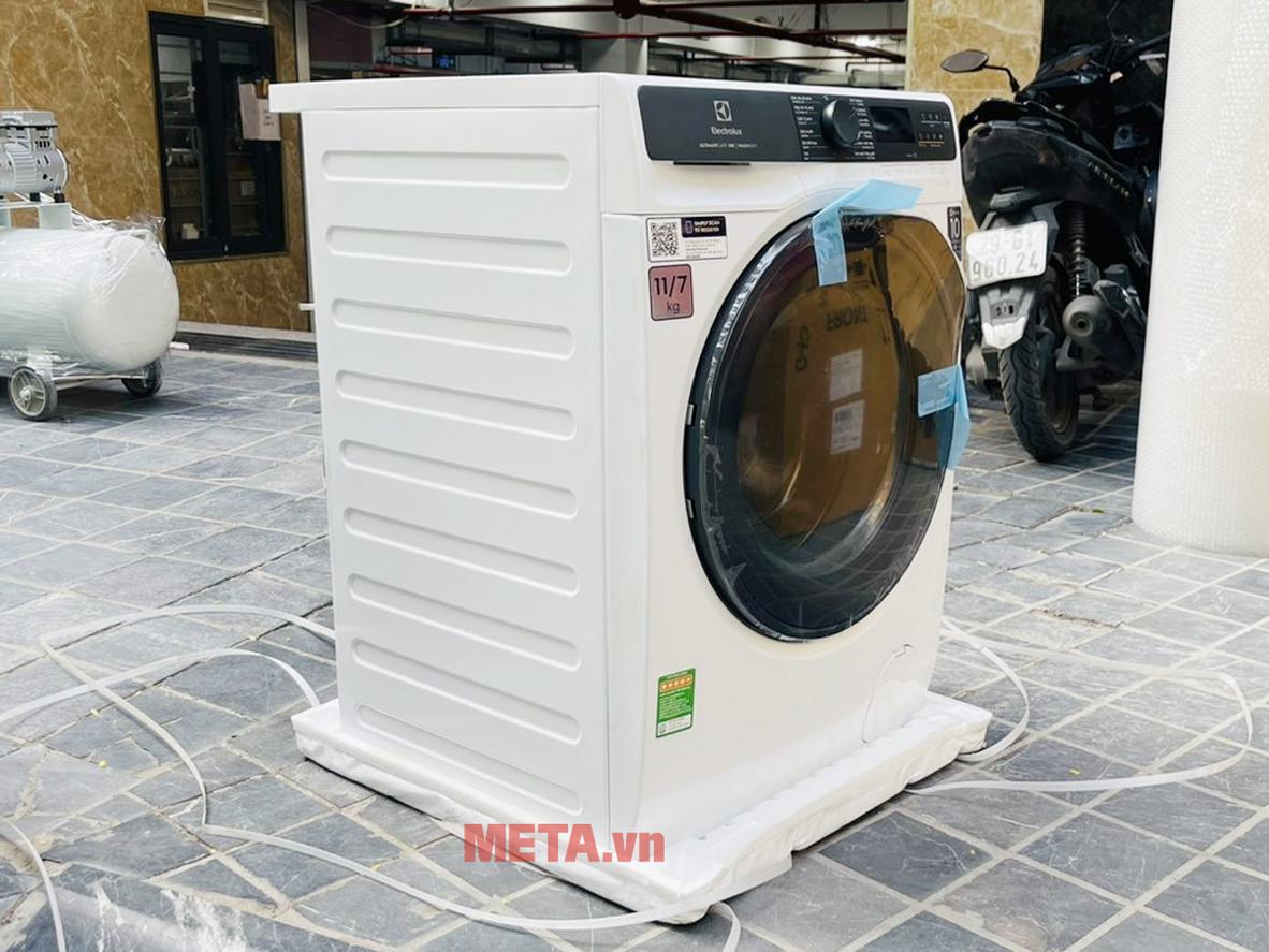 Máy giặt sấy Electrolux EWW1123P5WC 11kg giặt, 7kg sấy cho gia đình đông người.