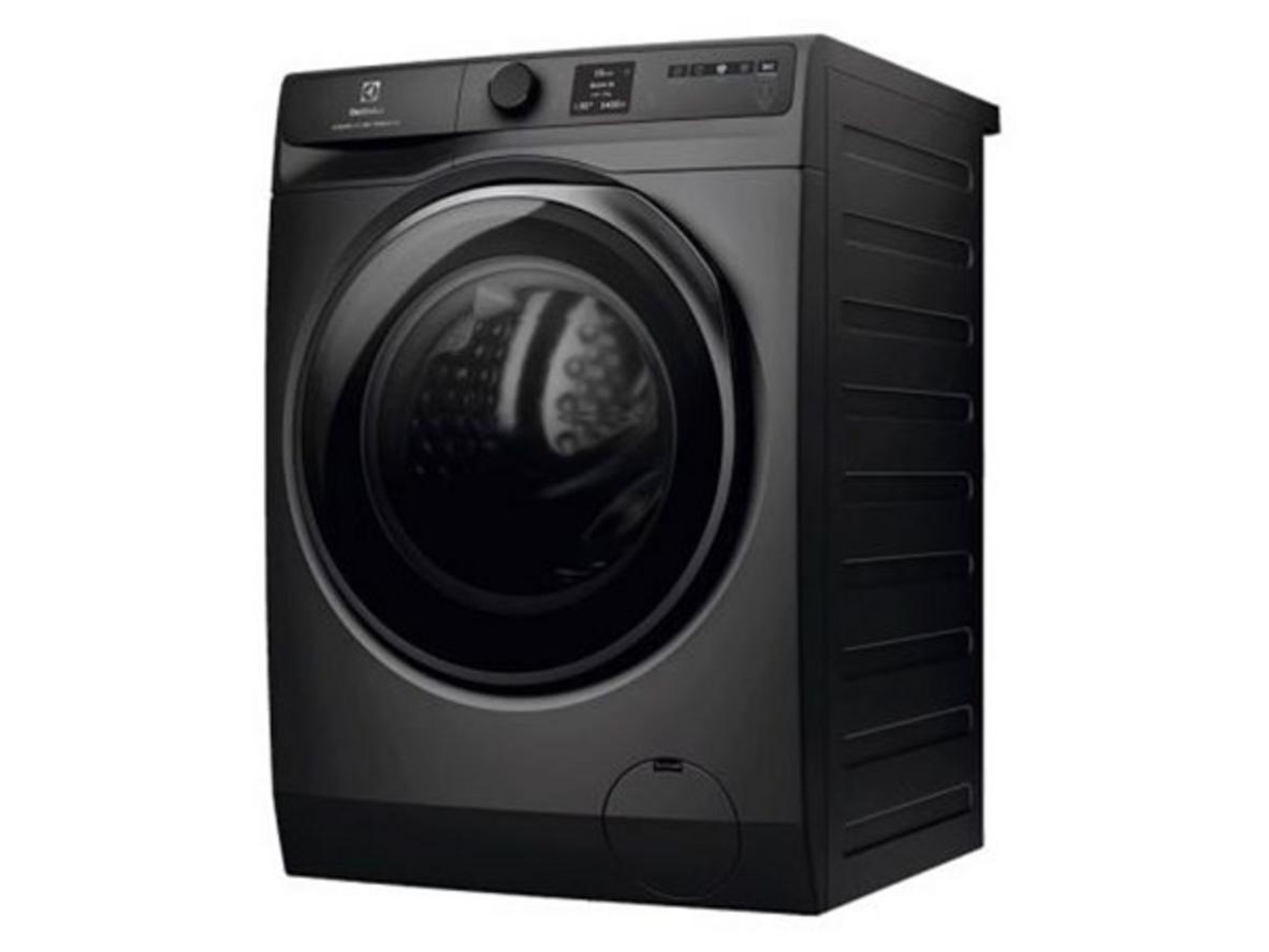 Thông số lớn và công nghệ chăm vải giúp EWW1343P5SC phù hợp gia đình đông người.