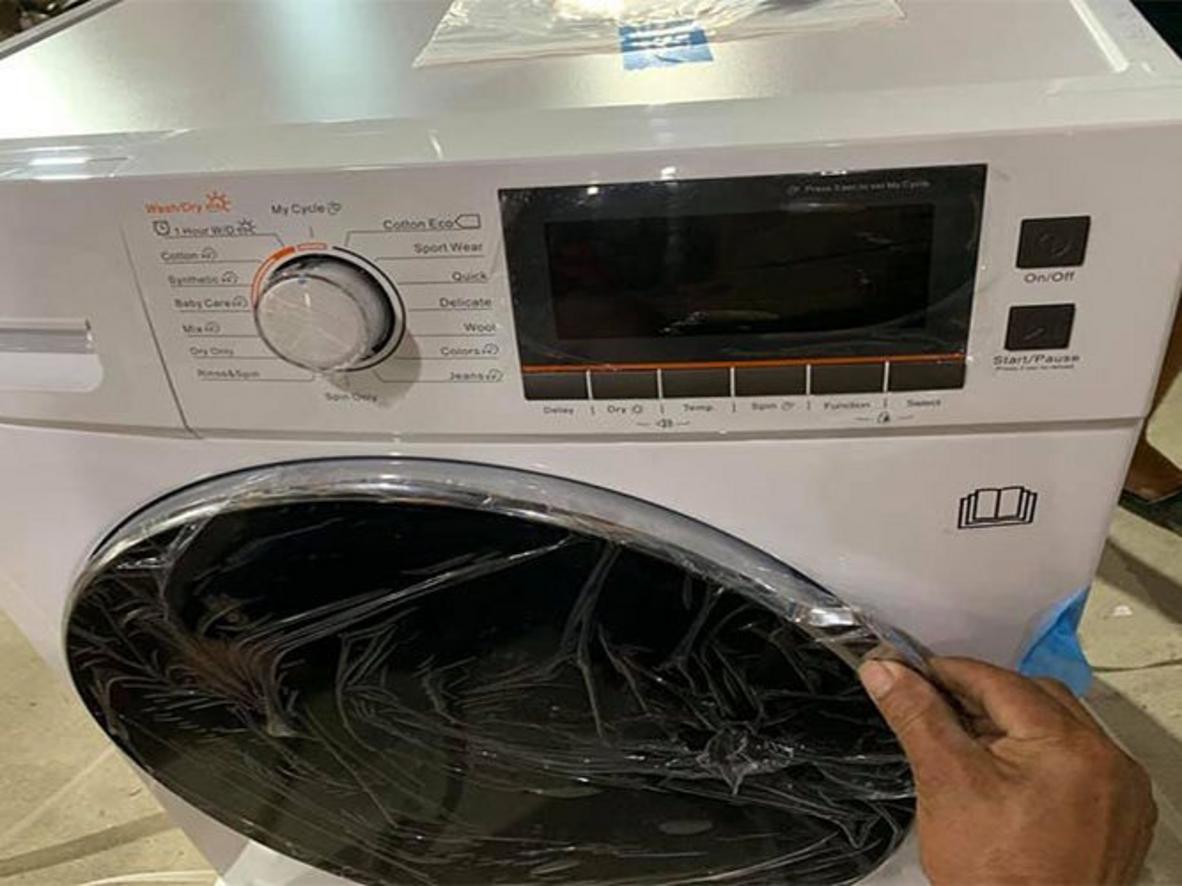 Lồng giặt dung tích lớn hỗ trợ xử lý nhiều đồ trong một lần.