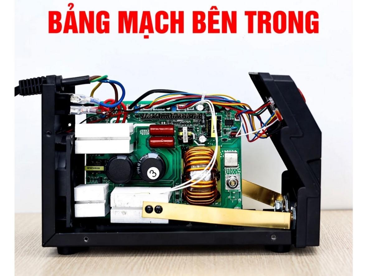 Dải dòng hàn rộng giúp máy thích ứng nhiều độ dày vật liệu khác nhau.