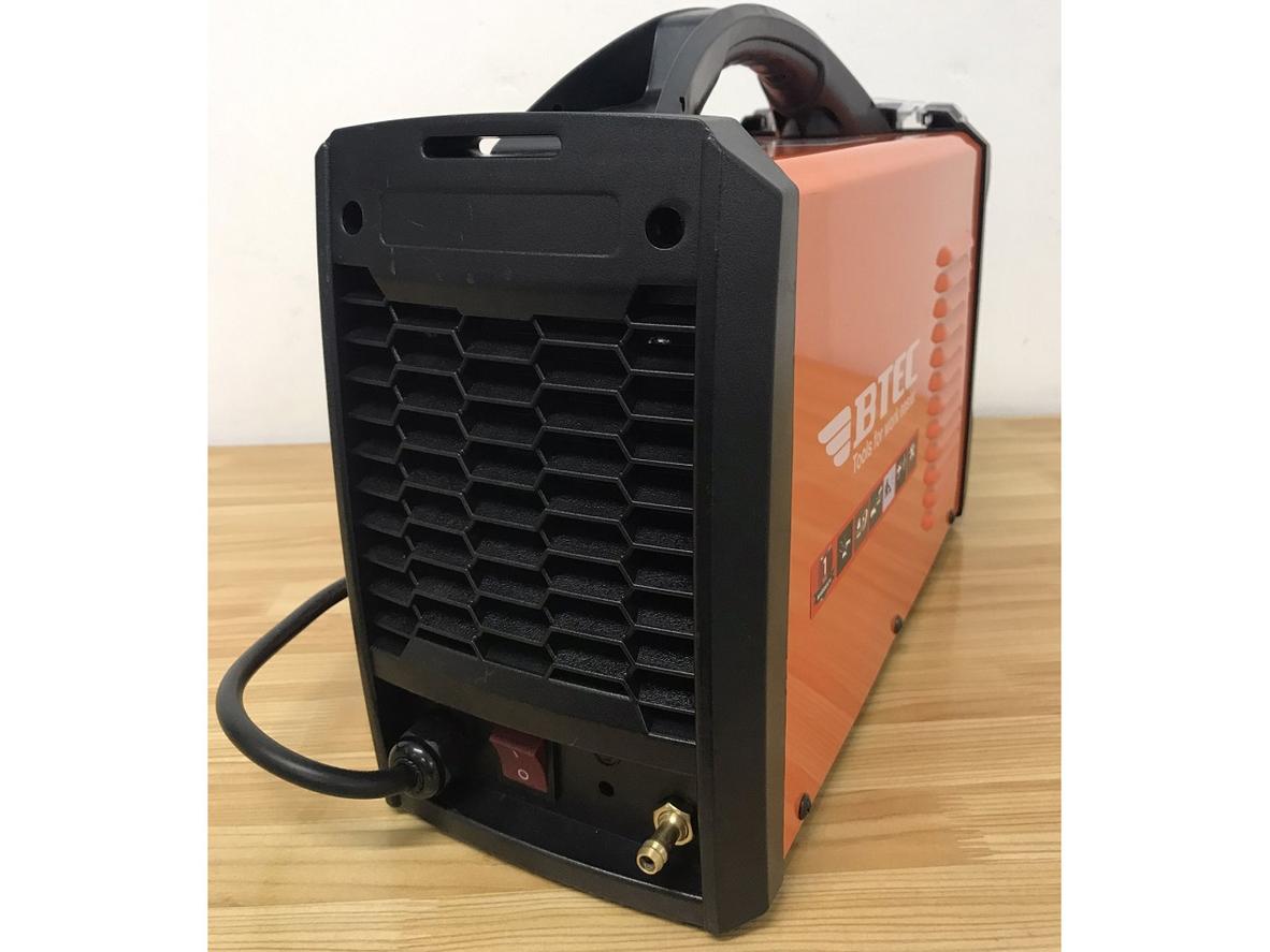 Điểm mạnh của BTEC TIG/MMA 200E nằm ở IGBT, dải dòng 20A–200A và 2 chế độ hàn.