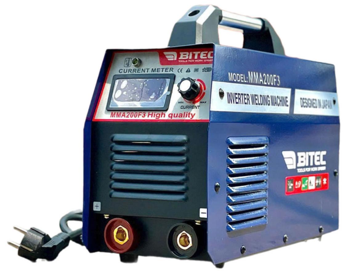 Máy hàn inverter Btec MMA200F3 gọn nhẹ, phù hợp hàn sắt dân dụng và cơ khí nhẹ.