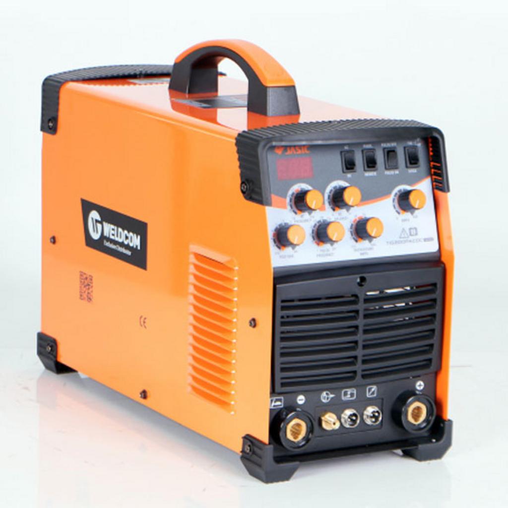 Bảng điều khiển trực quan giúp chỉnh dòng, xung và khí trễ thuận tiện hơn.