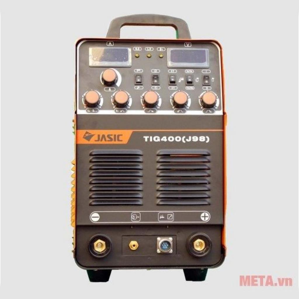 Dòng 400A giúp Jasic TIG 400 J98 giữ hồ quang đều khi hàn nặng.