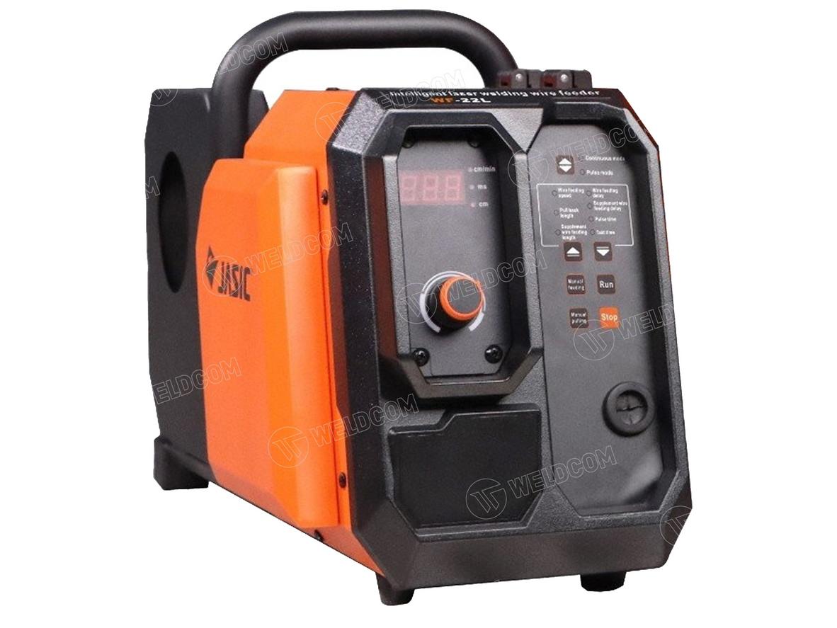 Cấu hình 1500W của Jasic LS-15000F giúp xử lý hàn, cắt và tẩy gỉ hiệu quả.