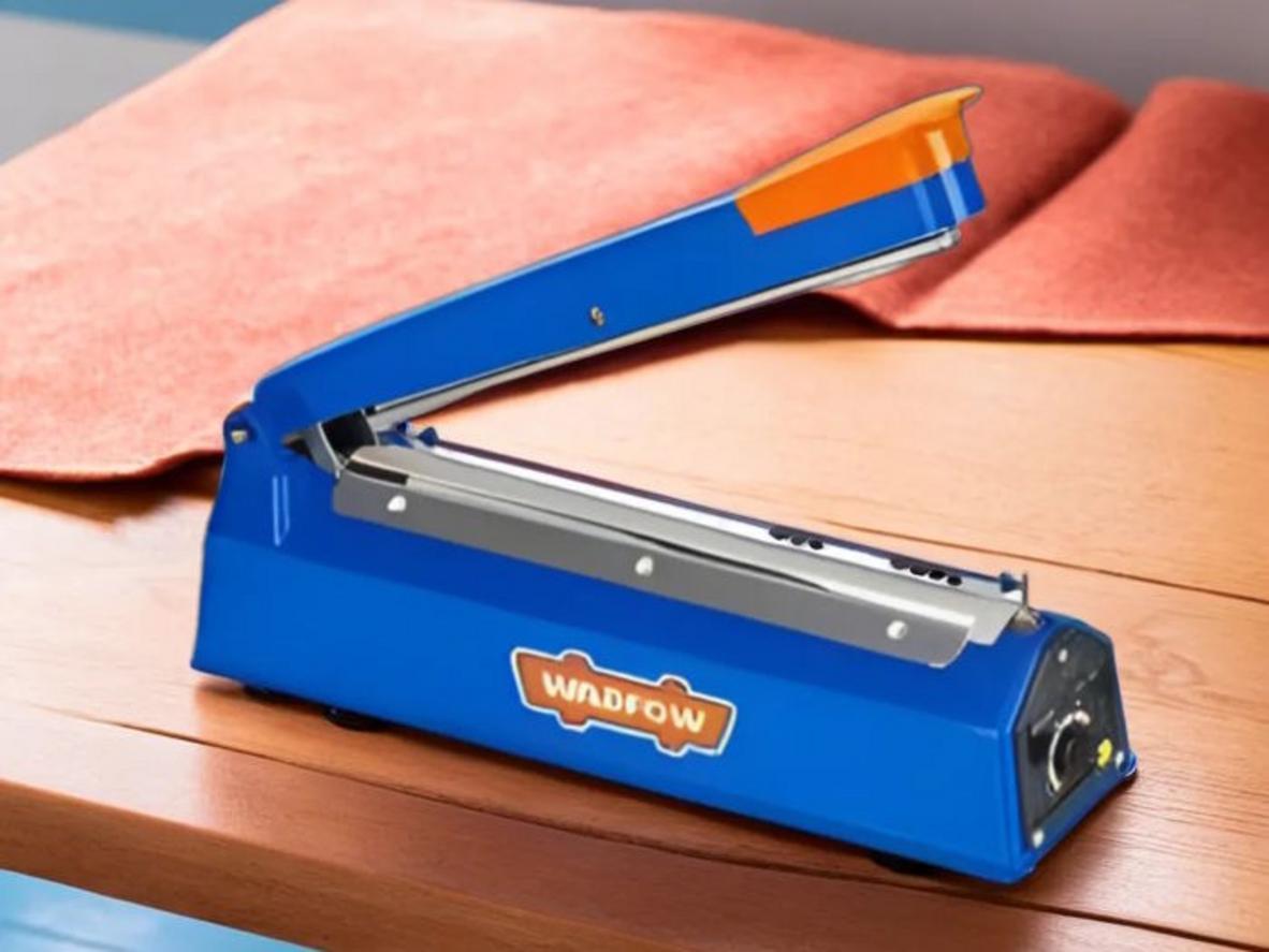 Thiết kế dập tay nhỏ gọn, dễ thao tác và phù hợp quầy đóng gói mini.