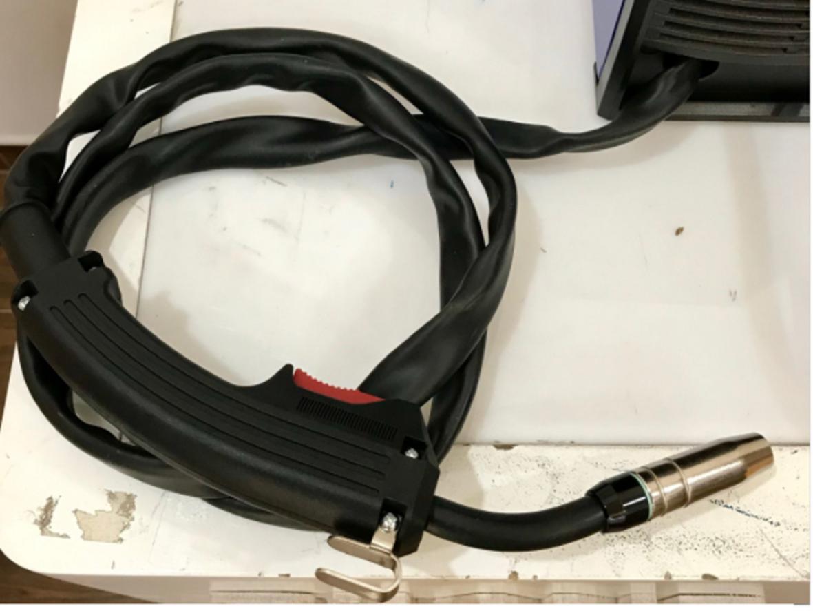 Dải dòng 40A–100A hỗ trợ chỉnh linh hoạt theo phôi mỏng.