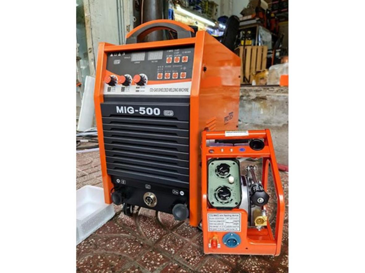 Cấu hình công suất lớn giúp MIG500 vận hành ổn định trong xưởng cơ khí và kết cấu thép.