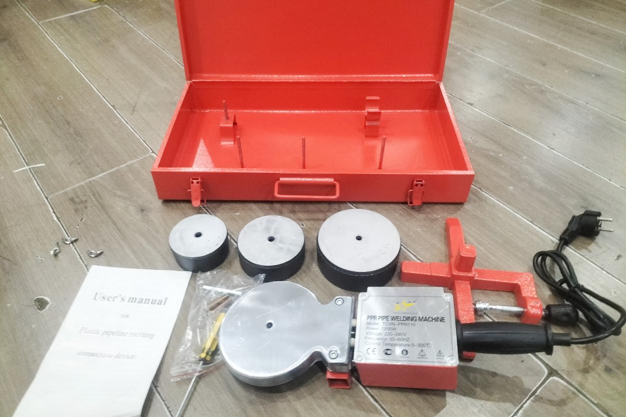 Cận cảnh đầu hàn 110mm và mặt bàn nhiệt của TCVN-PPR110.