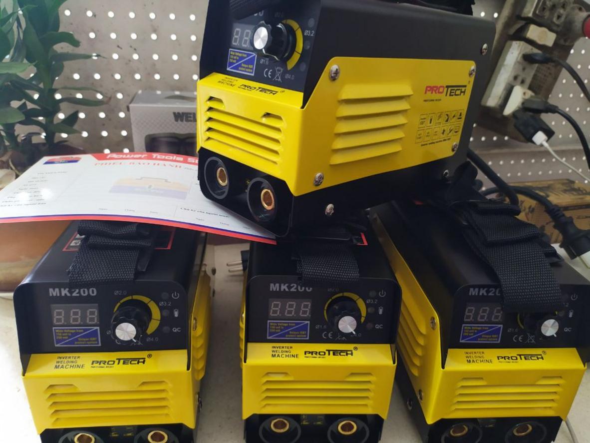 Dải điện 150V–250V giúp máy phù hợp khu vực điện yếu.