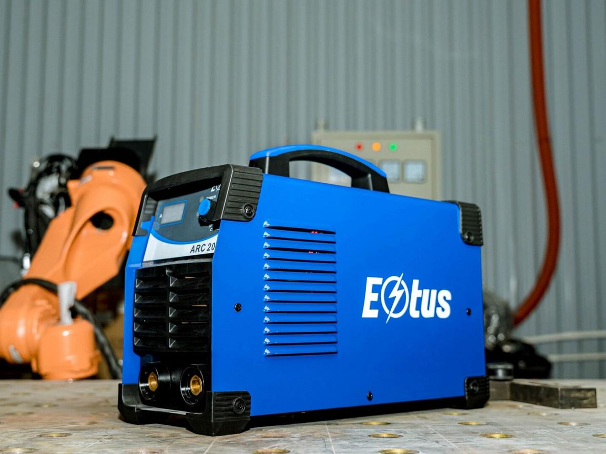 Khả năng hàn ổn định của Estus ARC 200M trong công việc thực tế.