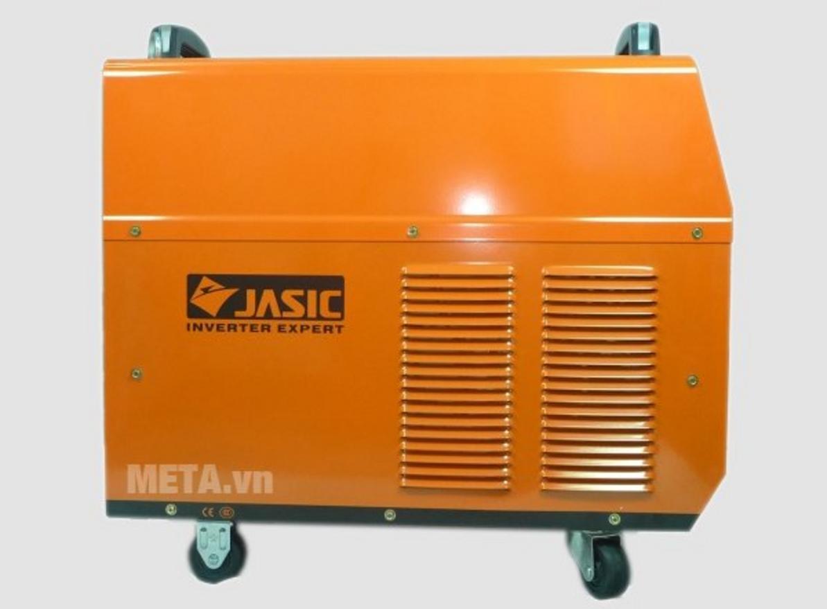 Công suất 35 KVA và dòng 630A giúp máy đáp ứng hàn nặng cường độ cao.