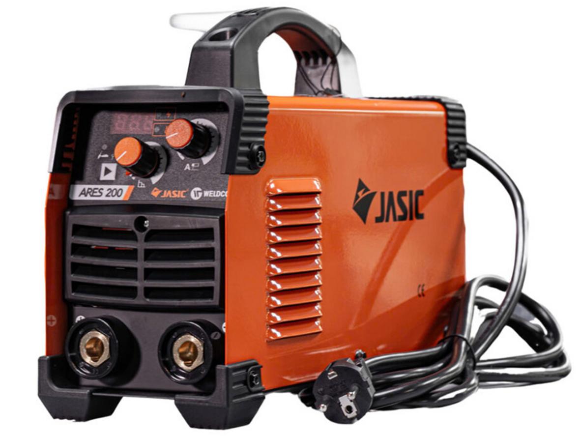 Máy hàn que Jasic ARES-200 gọn nhẹ, dễ mang đi công trình.