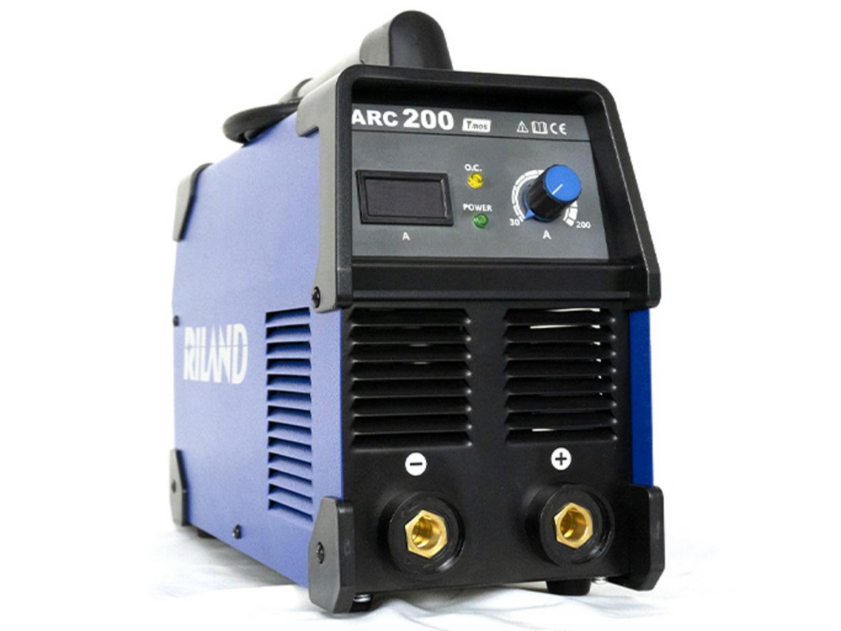 Máy hàn que Riland ARC 200T mos phù hợp cho thợ hàn và xưởng nhỏ dùng điện 220V.