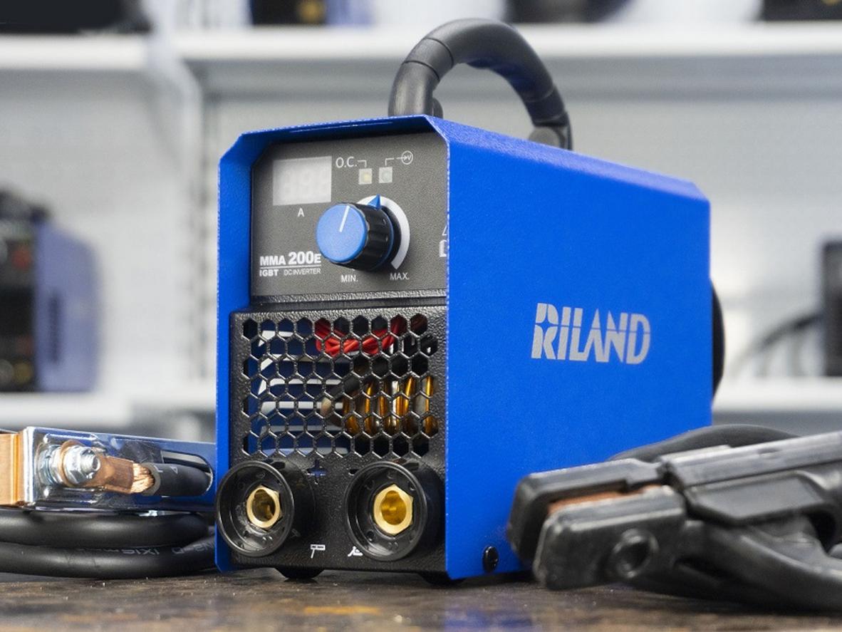 Máy có thể làm việc ổn định ở mức điện áp yếu khoảng 190V.