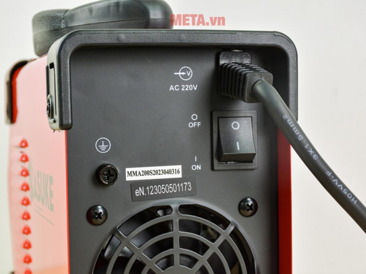 Máy dùng điện 1 pha 220V, phù hợp lắp đặt và vận hành nhanh.