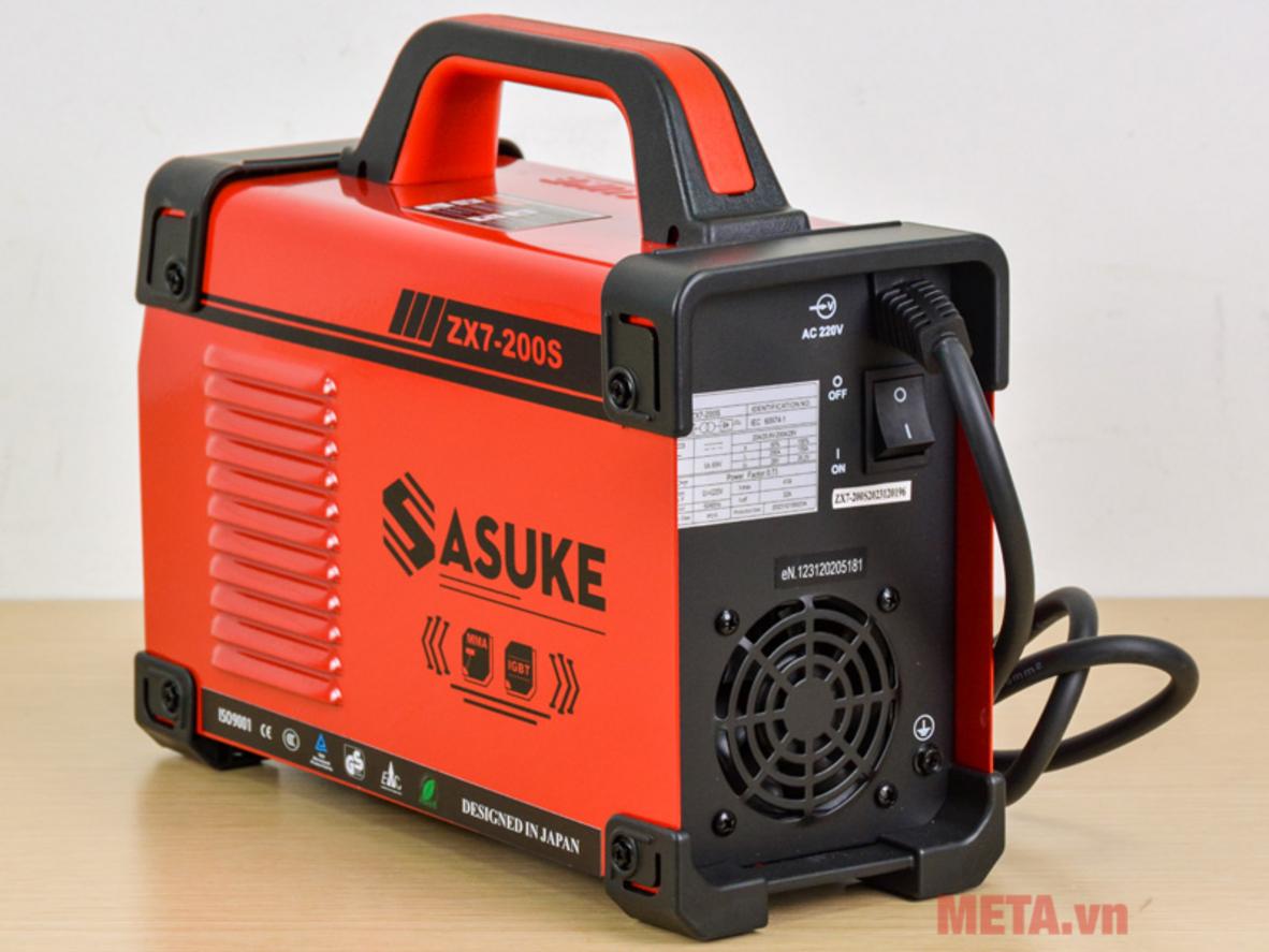 Thiết kế mini dùng điện 220V giúp máy dễ mang theo và dùng linh hoạt ở nhiều nơi.