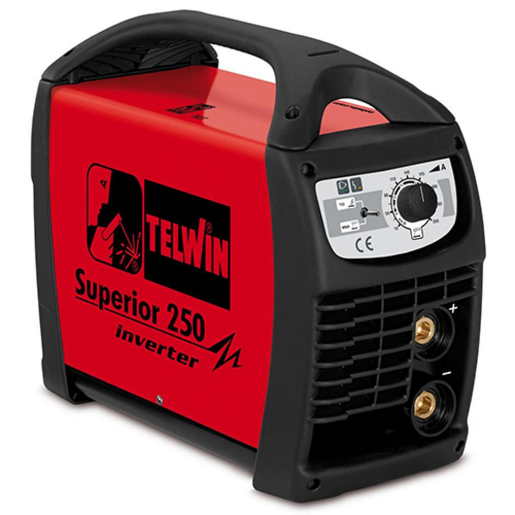 Máy hàn que Telwin SUPERIOR 250 400V cho xưởng cơ khí chuyên nghiệp.
